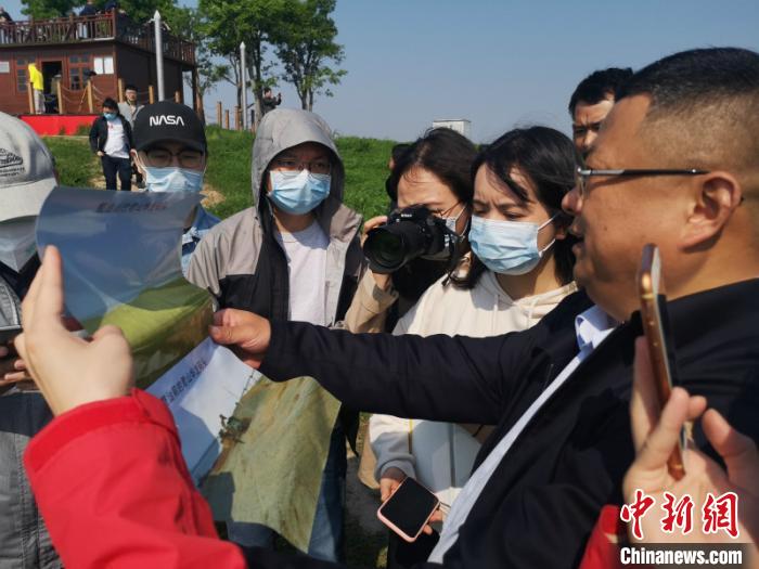 说明: http://i2.chinanews.com/simg/ypt/2020/200421/116735540_zsite.jpg