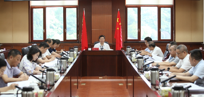 黎春秋主持召开省发展改革委2026年第20次党组会议
